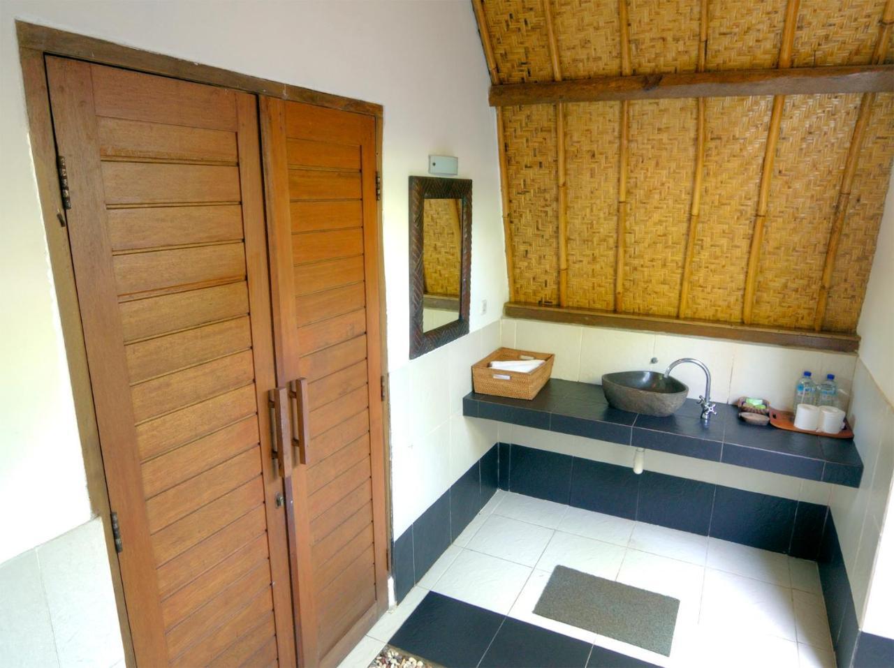 Chill Out Bungalows Gili Air Exterior photo